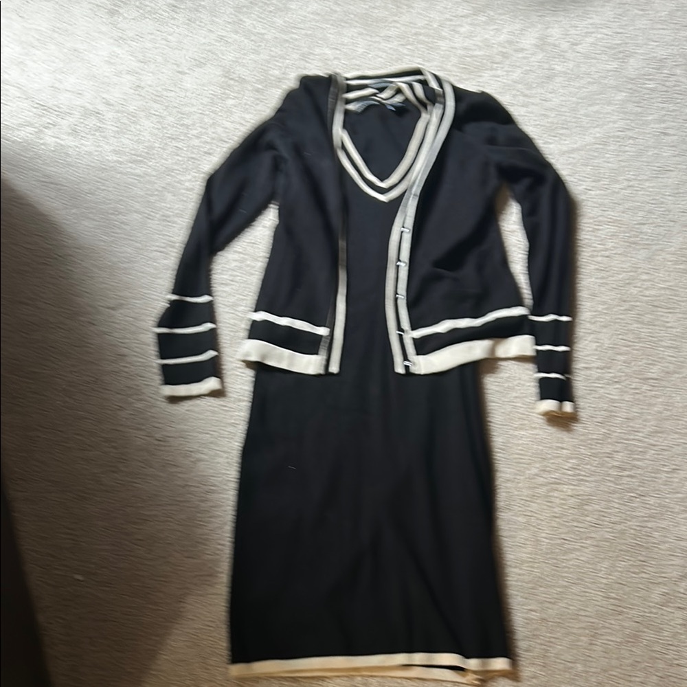 Moda Blue and Black V-Neck Long Sleeve Midi Dress